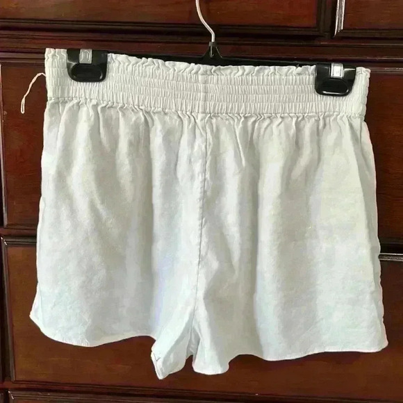 alice + Olivia linen short - Picture 2 of 8